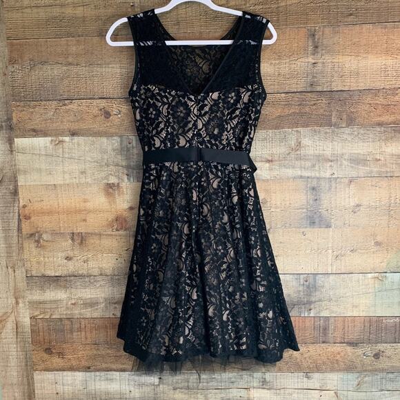 Betsy & Adam David’s Bridal Black Lace Sleeveless A-line Dress SZ 6 - Picture 5 of 11